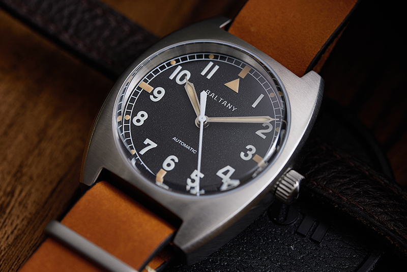 W10 Military Pilot's Tonneau Watch S2001B