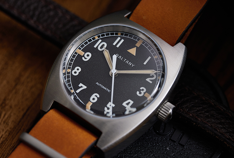 W10 Military Pilot's Tonneau Watch S2001B
