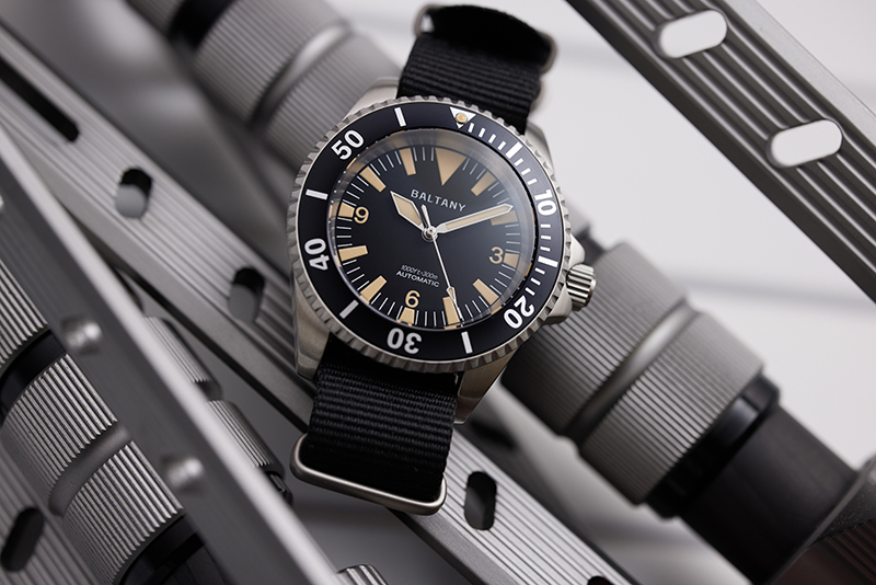 300M Waterproof Retro Military Style Dive Watch S3026