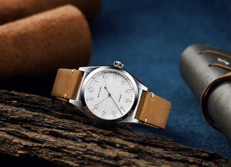 Linen Silver Dial NH38 Automatic Dress Watch S4038