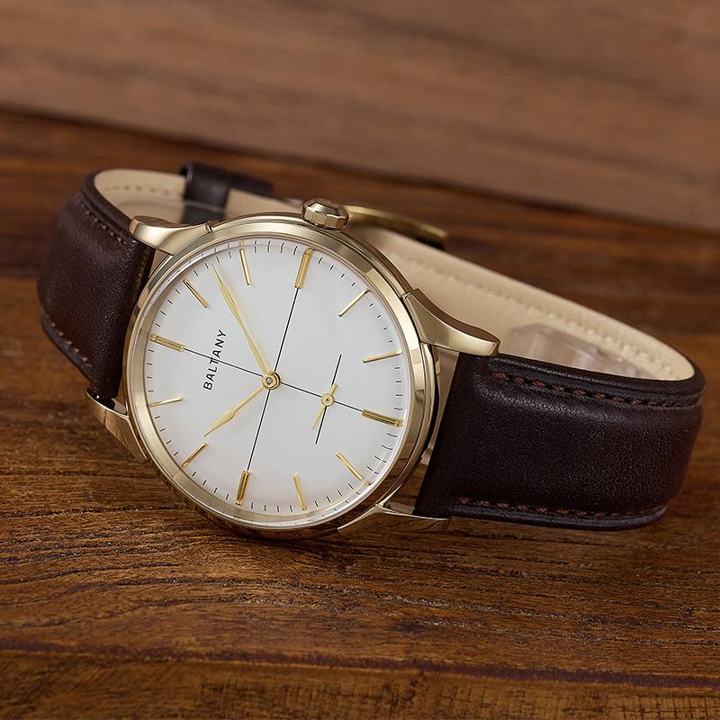 Dome Crosshair Dial Small Seconds Retro Dress Watch S4092